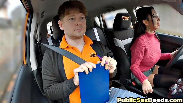 Big-titted cougar learns cockriding