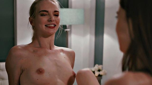 Gorgeous masseuse babe scissoring