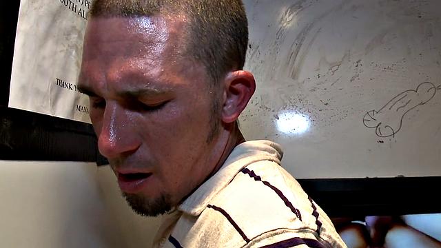 Straight amateur caught at gloryhole