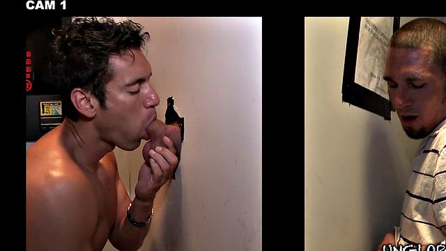 Straight amateur caught at gloryhole