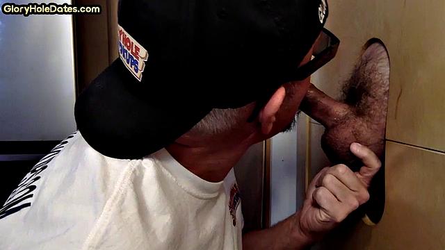 Gloryhole DILF deepthroating a stranger