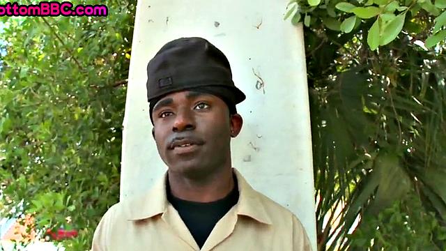 Picked up ebony riding cock outdoor after blowjob