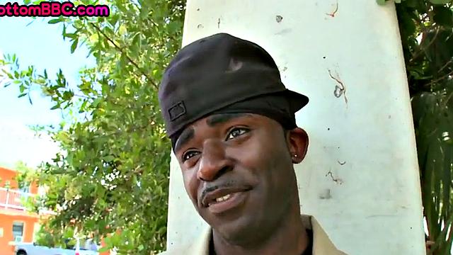 Picked up ebony riding cock outdoor after blowjob