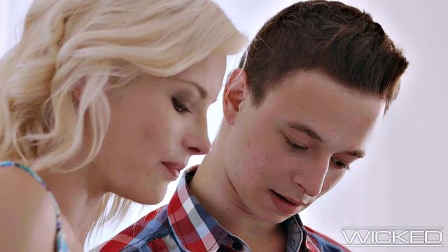 Wicket - SMOKING HOT Secretary Gets Fucked Hard In Office