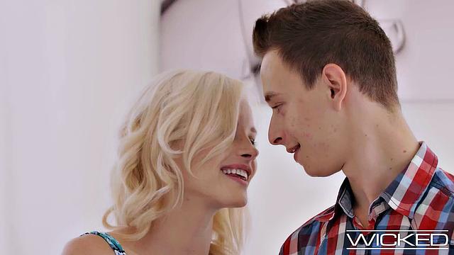 Wicket - SMOKING HOT Secretary Gets Fucked Hard In Office