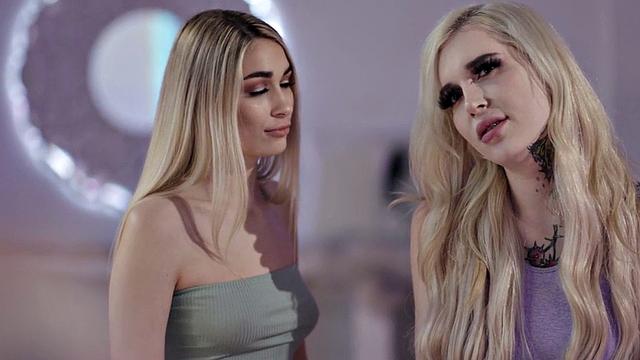 Tattooed TS babe enjoys kissing with small boobs girlfriend