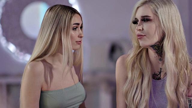 Tattooed TS babe enjoys kissing with small boobs girlfriend