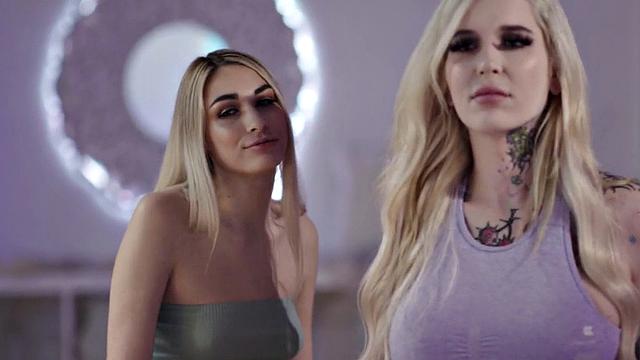 Tattooed TS babe enjoys kissing with small boobs girlfriend