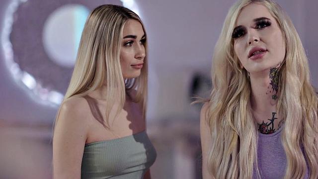 Tattooed TS babe enjoys kissing with small boobs girlfriend