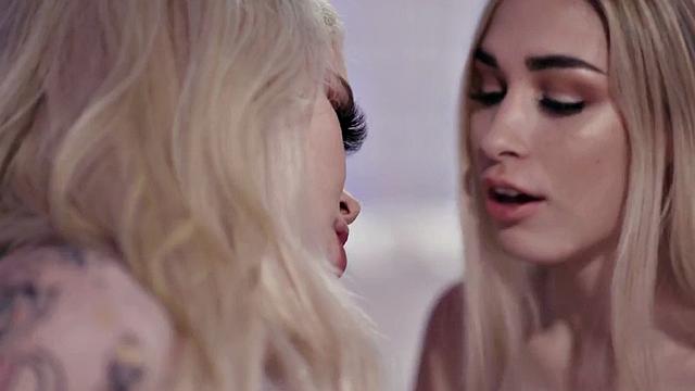 Tattooed TS babe enjoys kissing with small boobs girlfriend