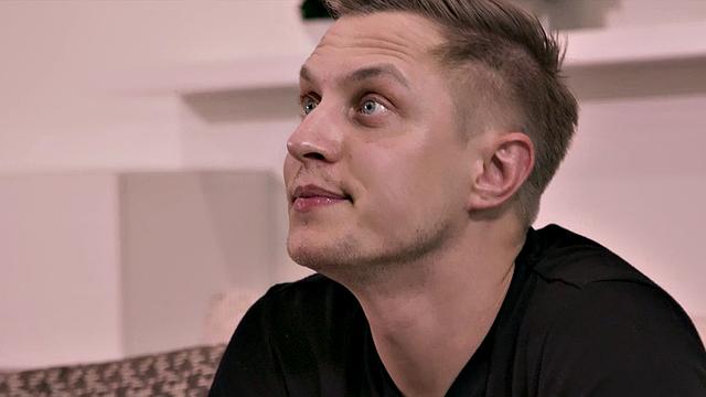 жених и оральчик на кухне: что вкуснее, жопа или еда