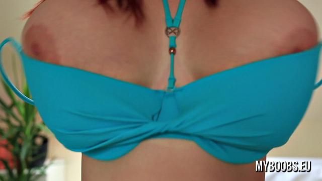 Huge Natural Tits Babe Smoking And Bouncing Boobs