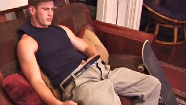 Kyler has been waiting for his big debut. A hot mid-westerner, the young man works construction and skates at the job site in the evenings. After working all day long and boarding, Kyler needs to unwind with a little personal time.