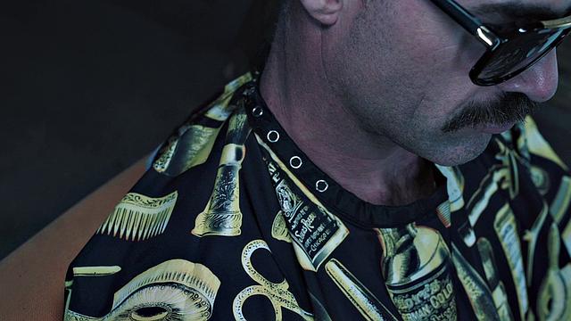 киарра кай отсасывает и получает кончину на лицо в салоне