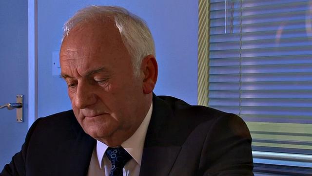 Holly Kiss Investigates a British Cumslut