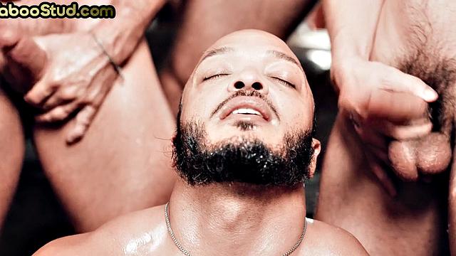 Черный сводный брат сходит с ума после запретной оргии без резинки