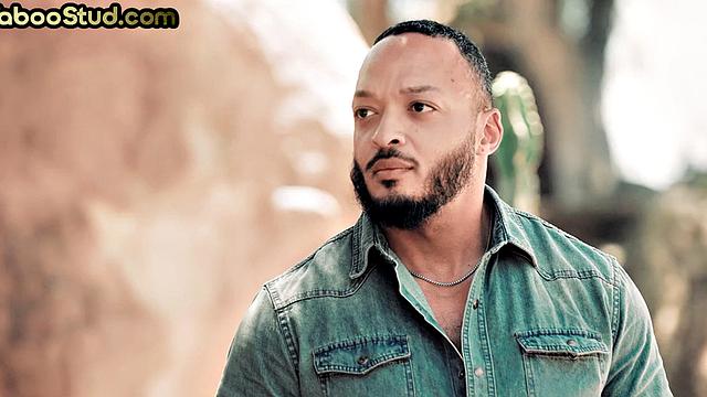 Черный сводный брат сходит с ума после запретной оргии без резинки