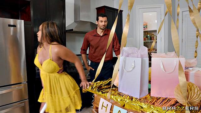 Super Squirt Cake Destroyer Gets Surprise