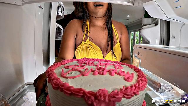 Super Squirt Cake Destroyer Gets Surprise