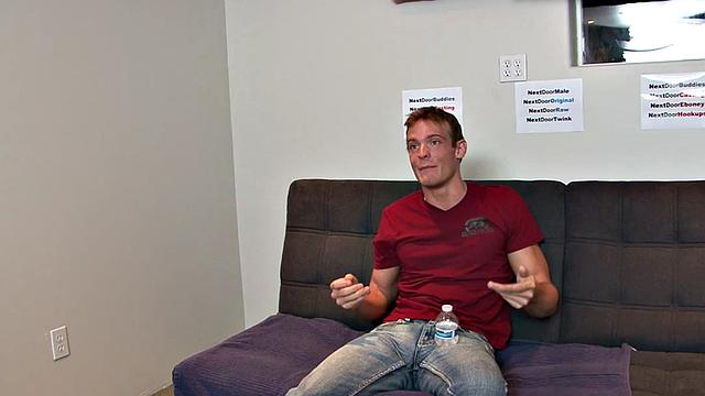 Amateur guy strokes oiled rod solo in tight jeans & t-shirt