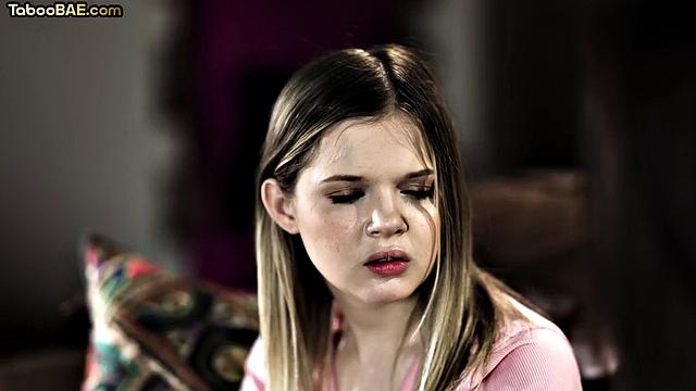 21yo lesbian pussyfingered by MILF