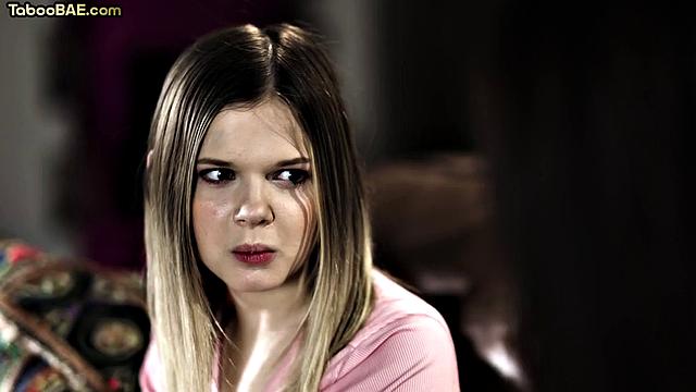 21yo lesbian pussyfingered by MILF