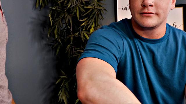 Hunk Masseur Dicks Down Muscly Stud - Chris Blades, Brandon Anderson - NextDoorTaboo