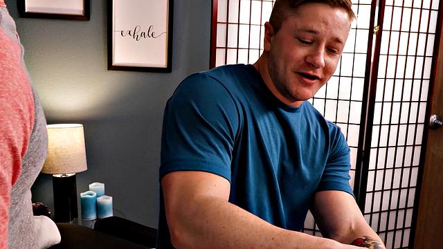 Hunk Masseur Dicks Down Muscly Stud - Chris Blades, Brandon Anderson - NextDoorTaboo