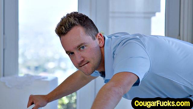 Stunning sluts hard cockfucked in 3some