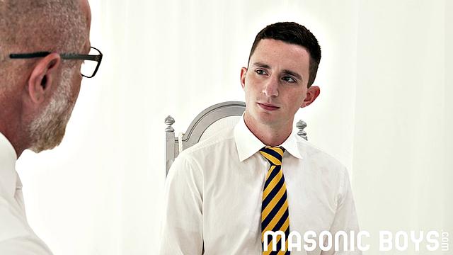 волосатый тайлер пришёл на собеседование, а врач нащупал больше, чем резюме