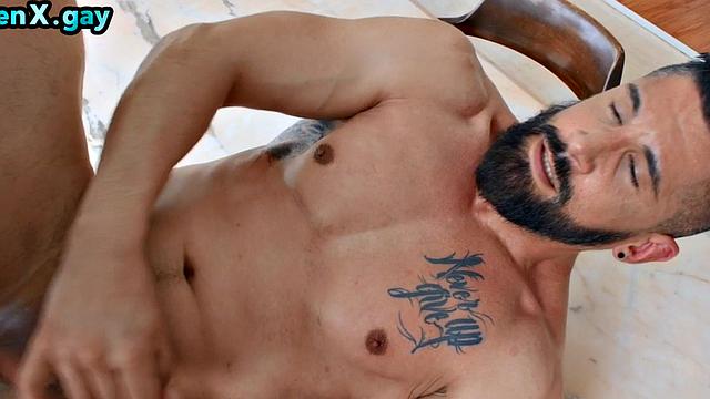 Manly jock barebacks deepthroating guy in ass at home