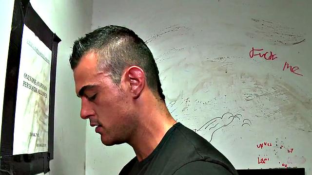 College sucked by twink gloryhole