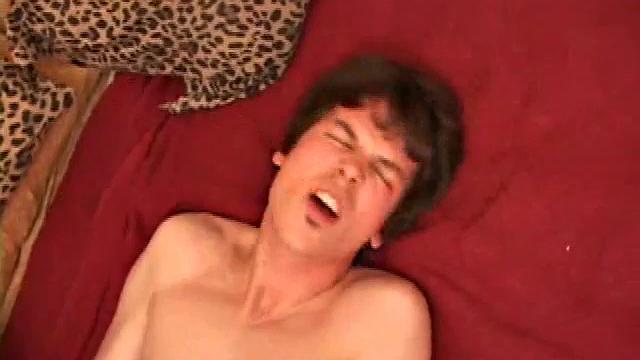 After coming home to the porn that Casper and Richard left running, Roar and Matthew can't pass up a good thing. Matthew goes right to work on Roar's cock, shoving it deep into his throat.