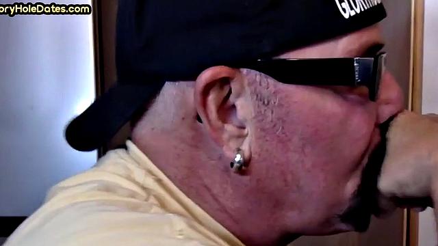 Gloryhole blowjob: Daddy sucks penis with his greedy mouth