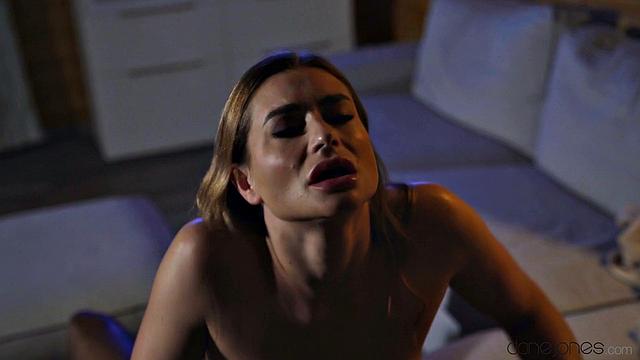 Intruder cuffed by housewife