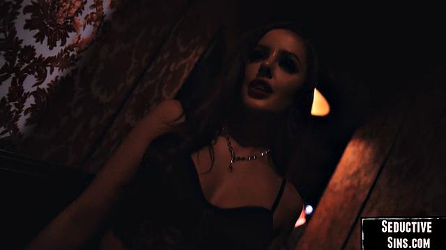 Cockhungry stunning babe gets pussyfucked