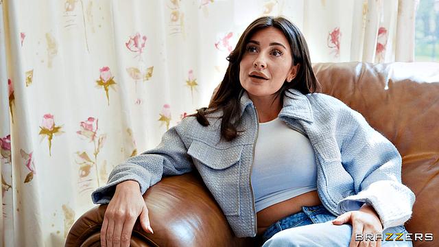 Wild Cosplaying Hottie