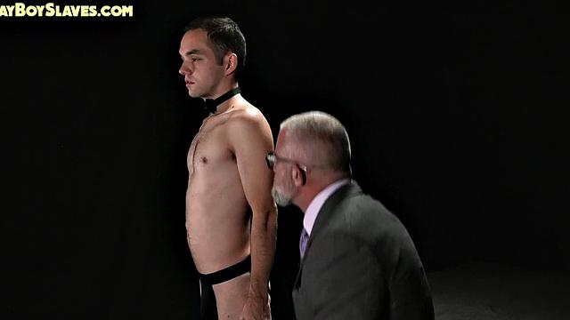 Skinny 21yo subject bareback fucked in DILF anal