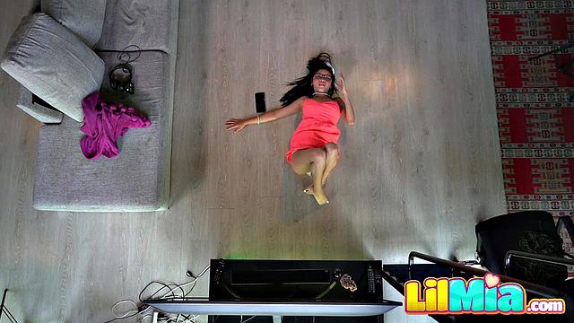 Mia Fingering Pussy Filming on Top