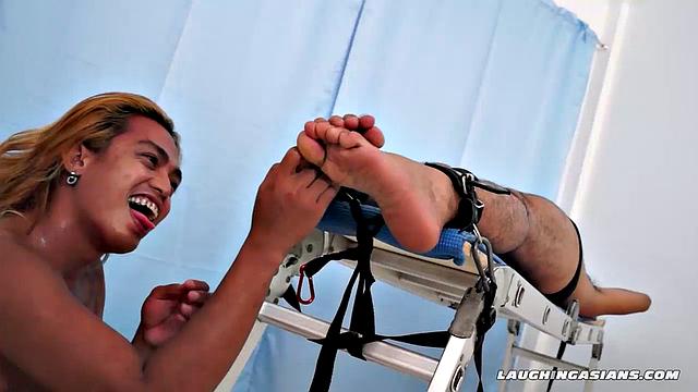 Chubby Cyruz Tickled