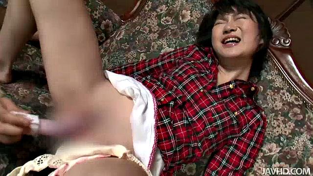 ロリータ絶叫電マ責め！伊藤青葉