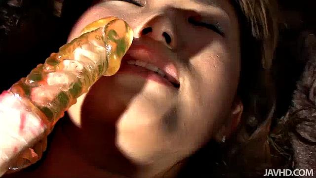 爆乳倖田るりちゃんのオナニープレイ