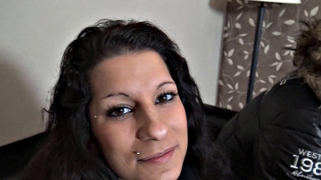 HUNT4K. Guy accepts money from hunter who wanted to have his tiny GF