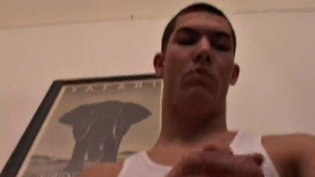 brennan stark дрочит и кончает на камеру