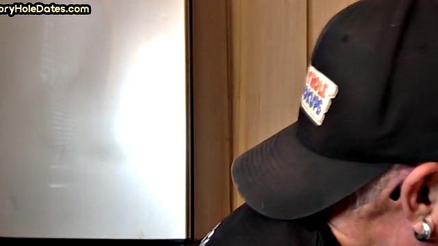 Glory home amateur date with a DILF who knows how to suck cock