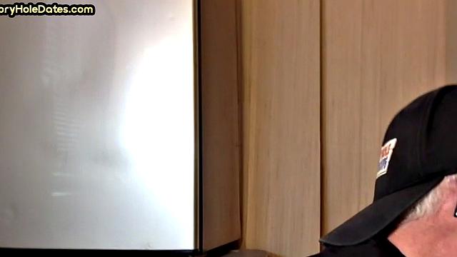 Glory home amateur date with a DILF who knows how to suck cock