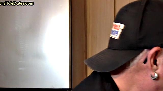 Glory home amateur date with a DILF who knows how to suck cock