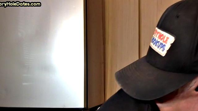 Glory home amateur date with a DILF who knows how to suck cock