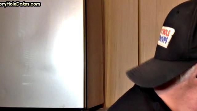 Glory home amateur date with a DILF who knows how to suck cock