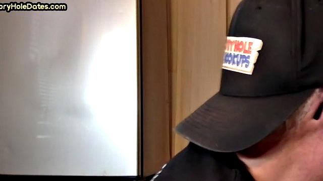 Glory home amateur date with a DILF who knows how to suck cock